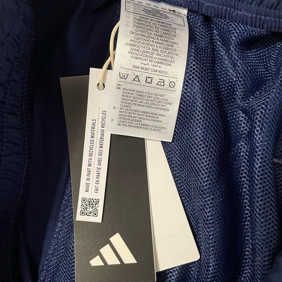 Mens Adidas Shorts - Picture 4 of 5